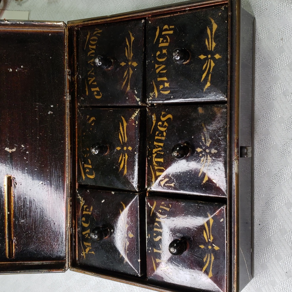 Vintage Kreamer Metal Spice Box